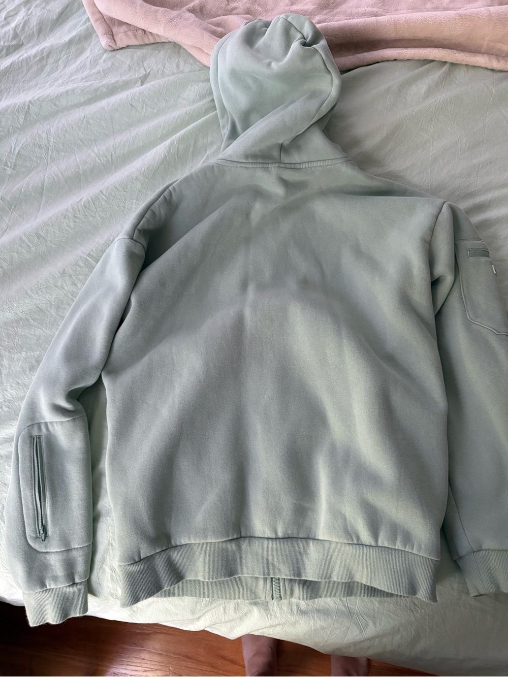 Comfrt Airplane Mode Travel Zip Hoodie - Aloe - size M - Picture 5 of 9